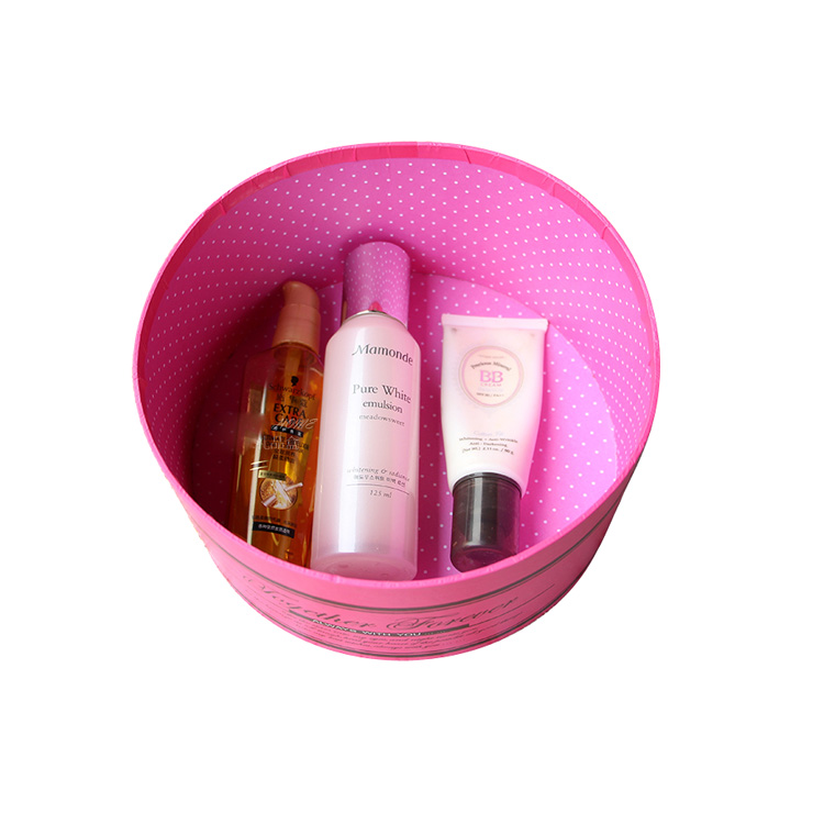 round cardboard boxes with lids