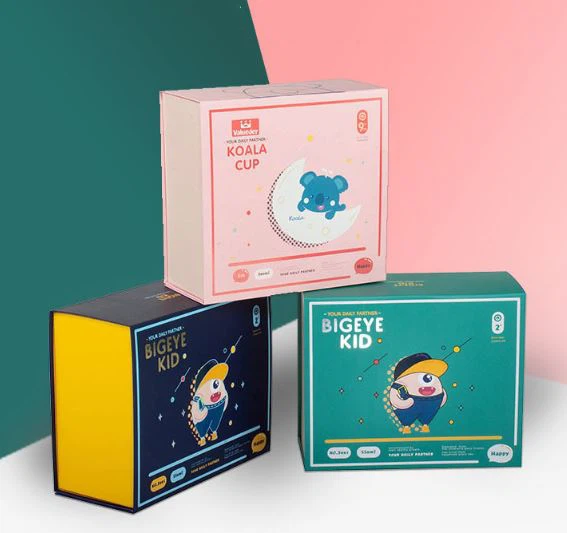 cardboard carrying/gift box with handle gift packaging/subscription 